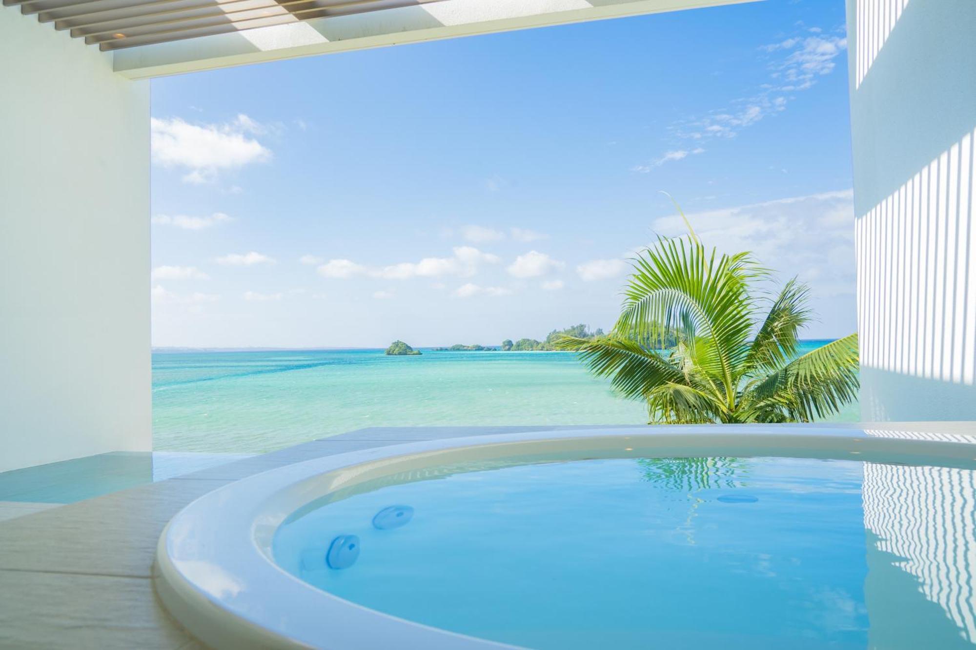 Villa Valiosa On The Beach Onna Exterior foto